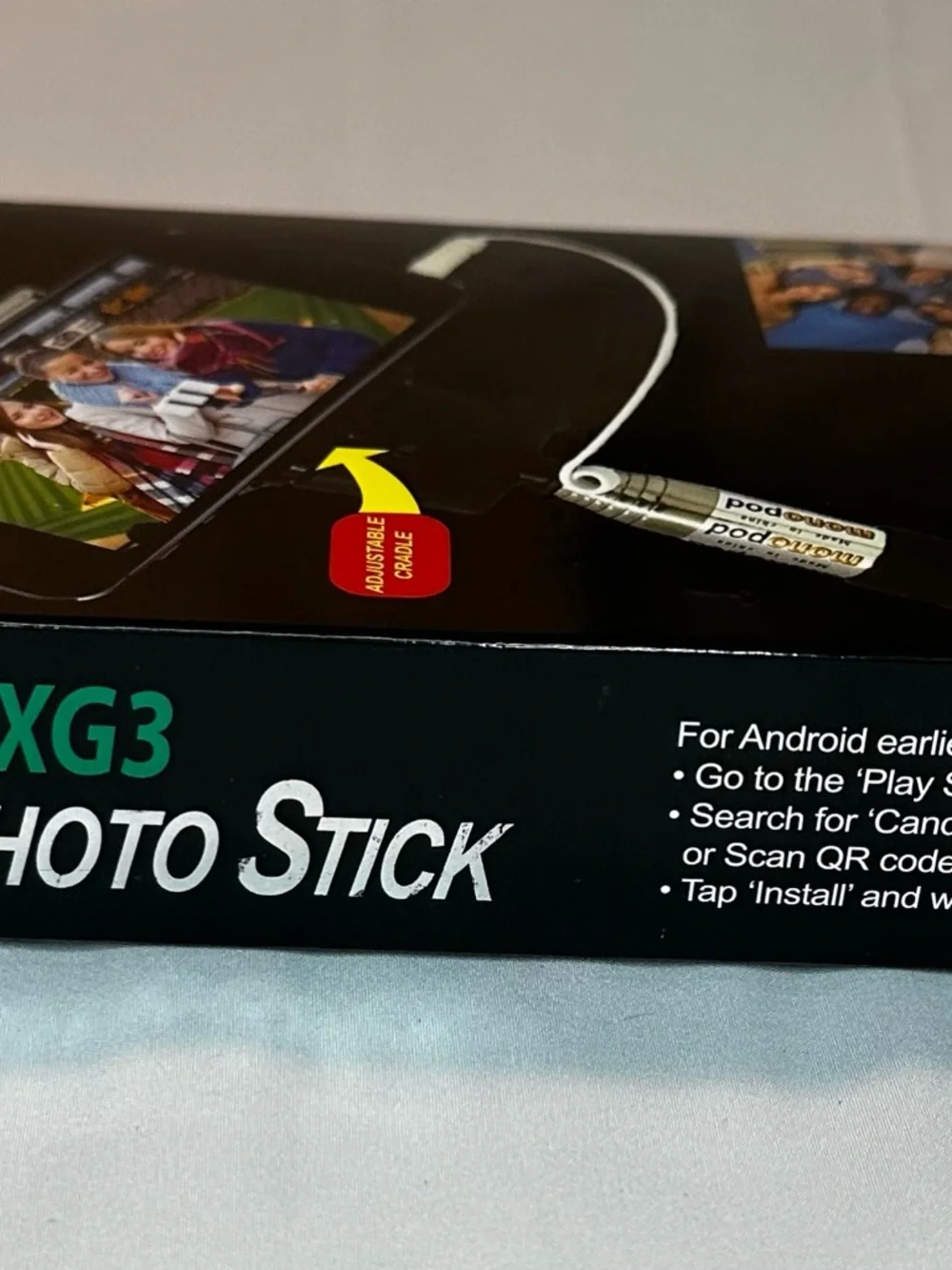 Smartphone Selfie Stick with Shutter Button - Black.